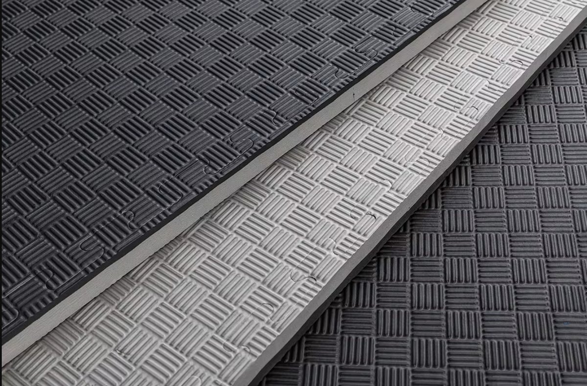 Tatami puzzle 2,5 cm gris/noir – design Five Stripes