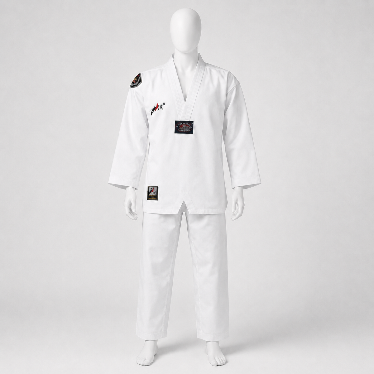 Dobok G1 adulte JK sur mannequin sans visage