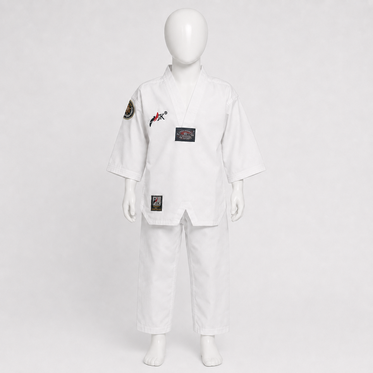 Dobok G1 enfant JK sur mannequin sans visage