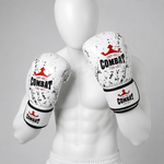 Gants de boxe Iron Fist portés par un mannequin blanc sans visage
