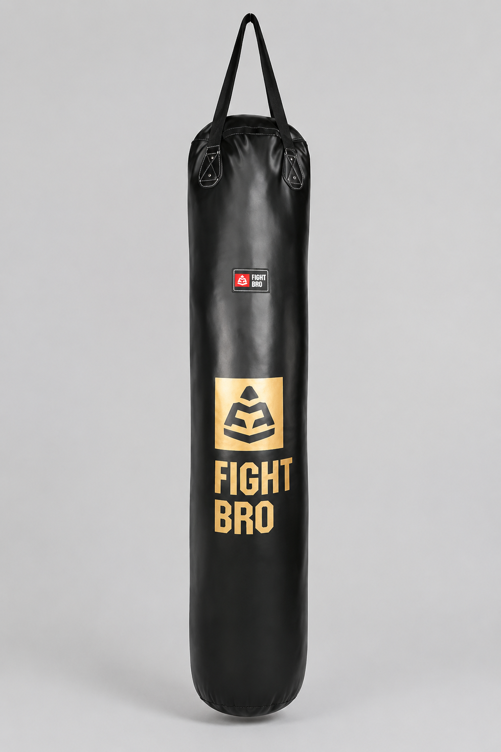 Sac de frappe Fight Bro noir suspendu en studio